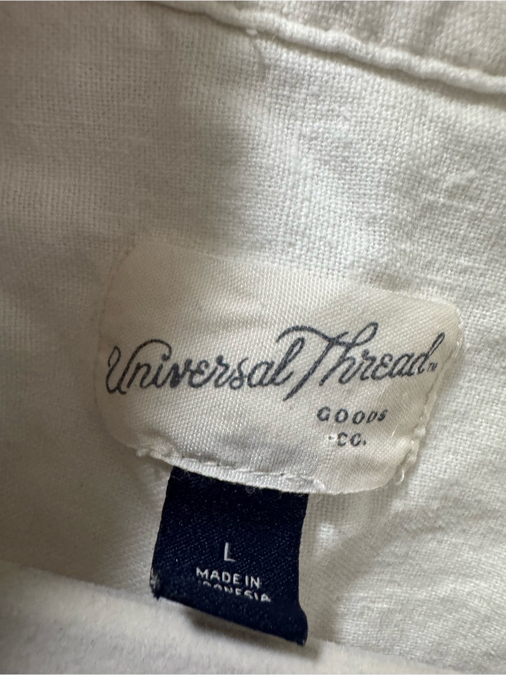 Universal Thread White Short-Sleeve Button-Down Boxy Shirt - Picture 3 of 5